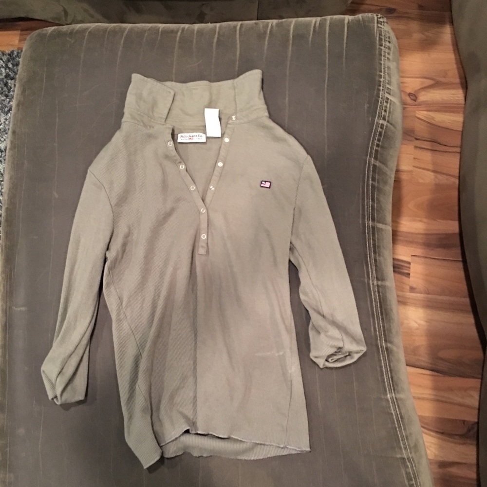 Women’s shirt